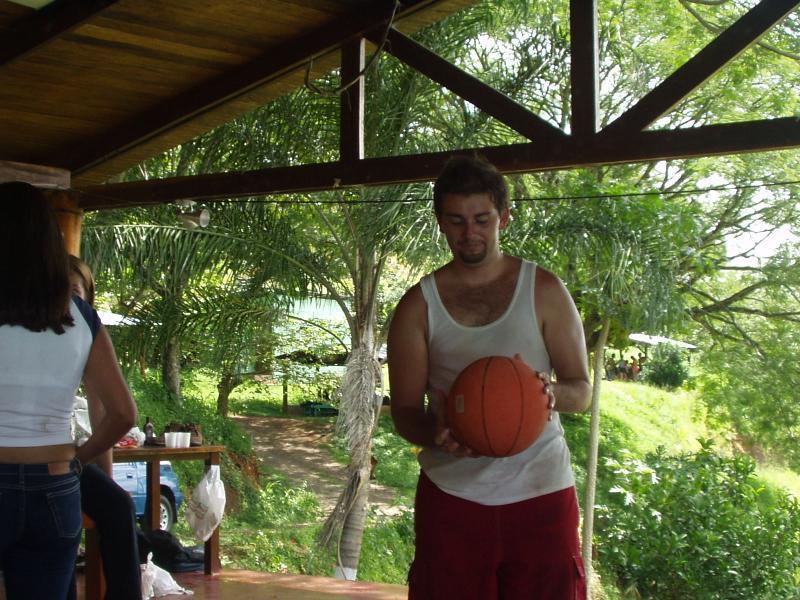 John y la bola...