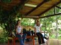 Ethel y Mariela. Sitting pretty.