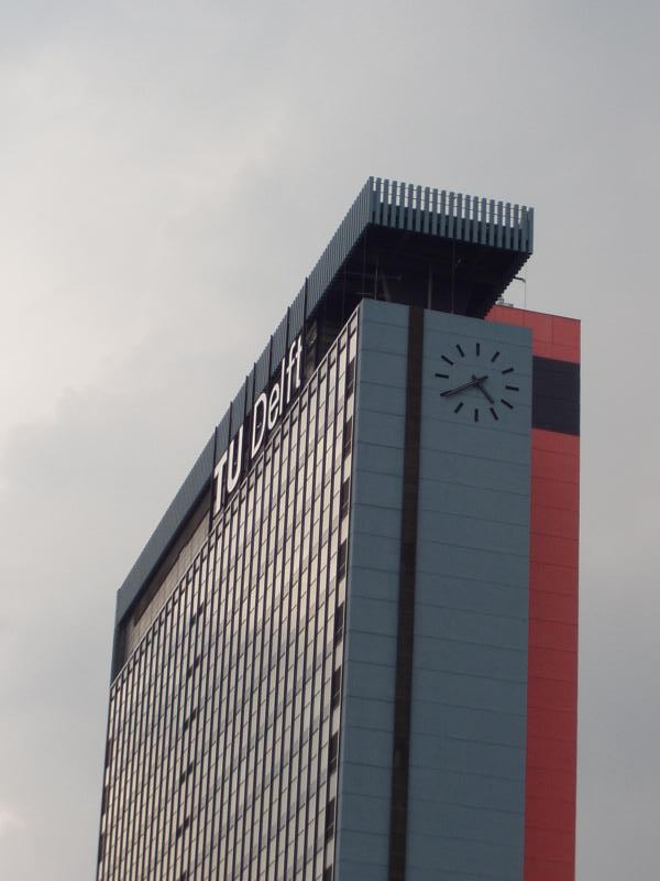 Acercamiento al edificio de Elctrica