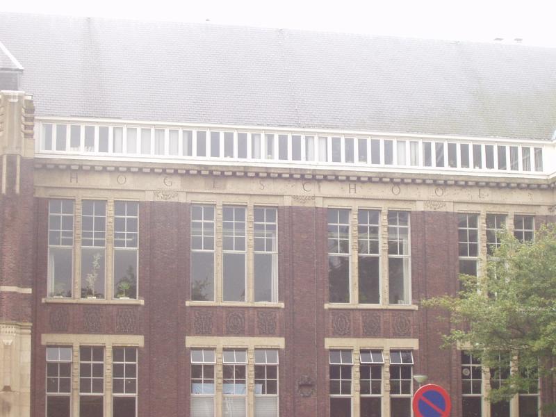 "Hogeschool". Ese fue el primer nombre de la universidad