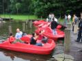 En este bote van Andrea (FIL) y Hsiu Yen Ho (Singapur) adelante; Yasin (TUR) y Elizabeth (MEX) atrs.