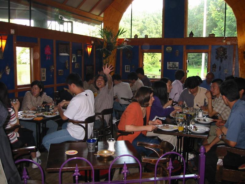 Almuerzo! Soy el de la derecha, camisa azul.