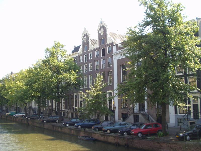 Houses built in the XVI-century (aprox.)