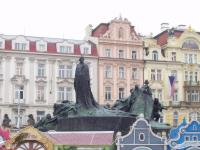 Another monument. Notice the excesive decoration in all buildings..