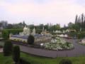 Buckingham Palace (?)