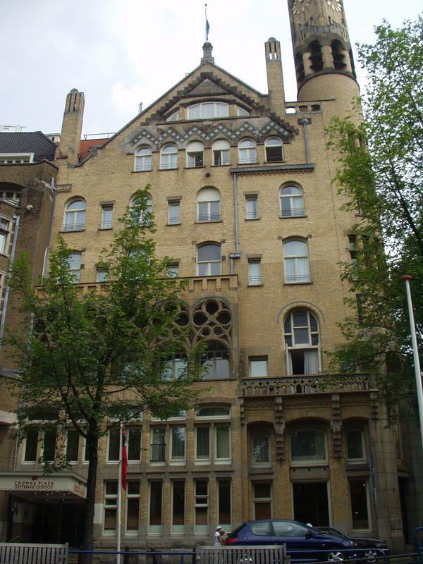 Otro edificio curioso..