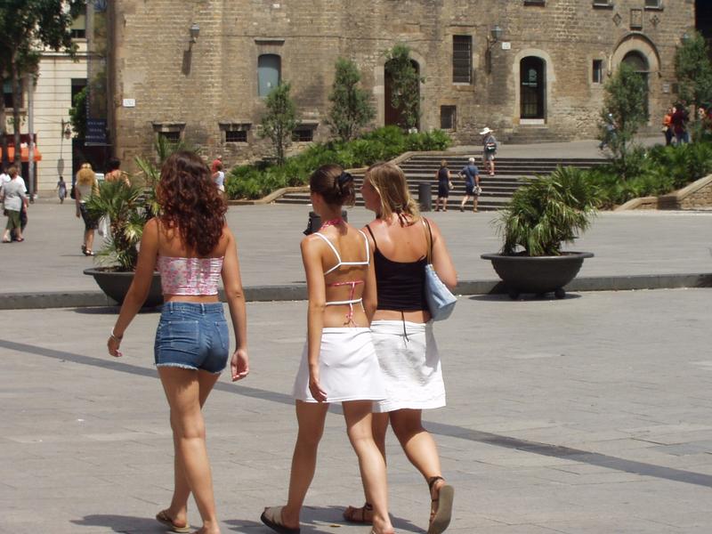 ... haca mucho calor en Barcelona.
