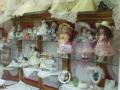 Muecas tradicionales y piezas de encaje.