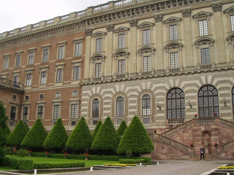 Rear side of the palace