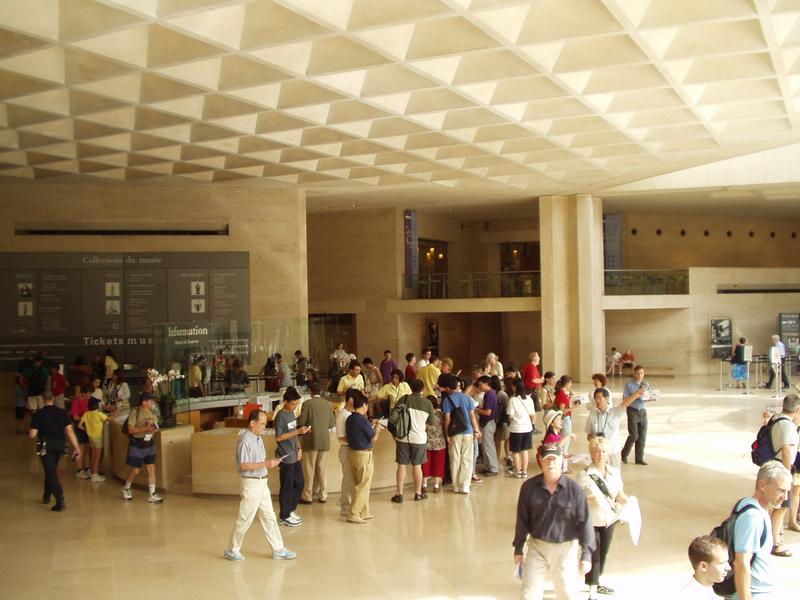 Underground reception hall