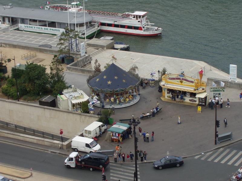 Fair next to the Senne river