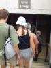 Bajando el tunel para cruzar la calle
