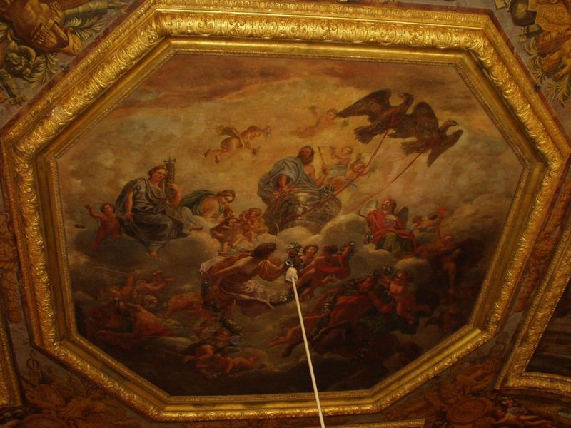 Una de las pinturas del techo