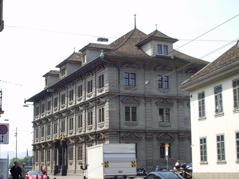 Ayuntamiento de la ciudad.