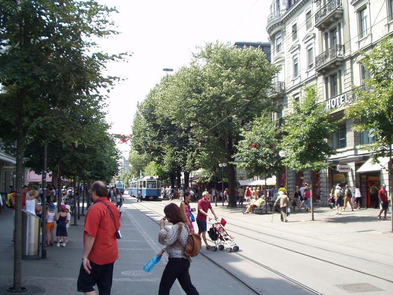 Bahnhofstrasse, calle comercial para peatones.
