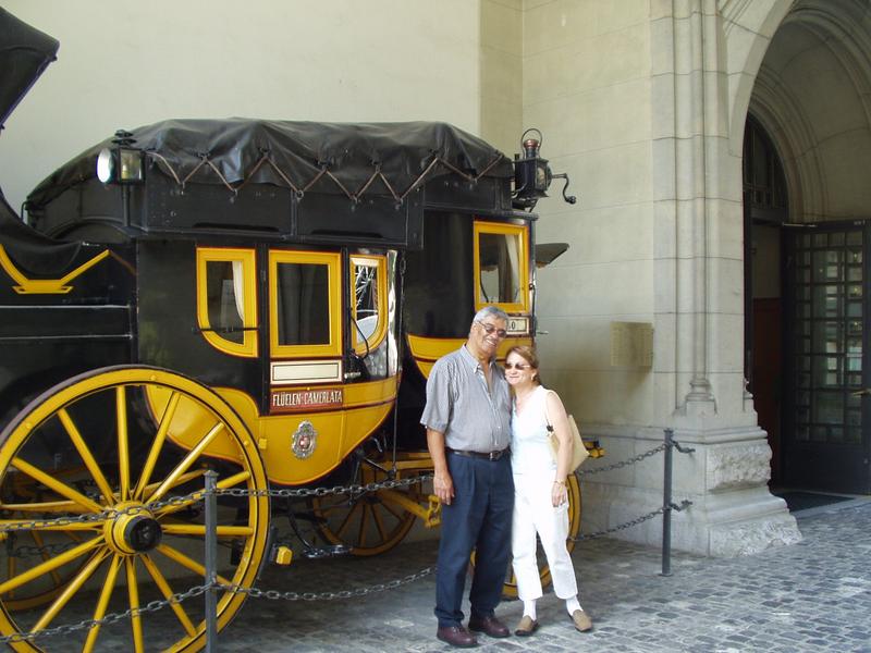 Foto en la entrada del mismo.