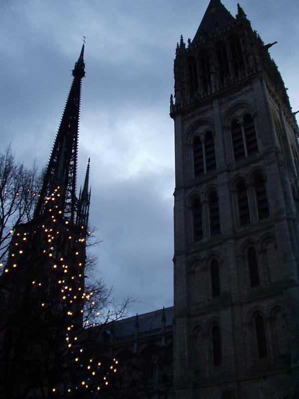 Llegada a Rouen: Ambiente festivo de Navidad