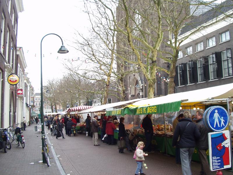 Markt and (r.c.) church on Burgwal street